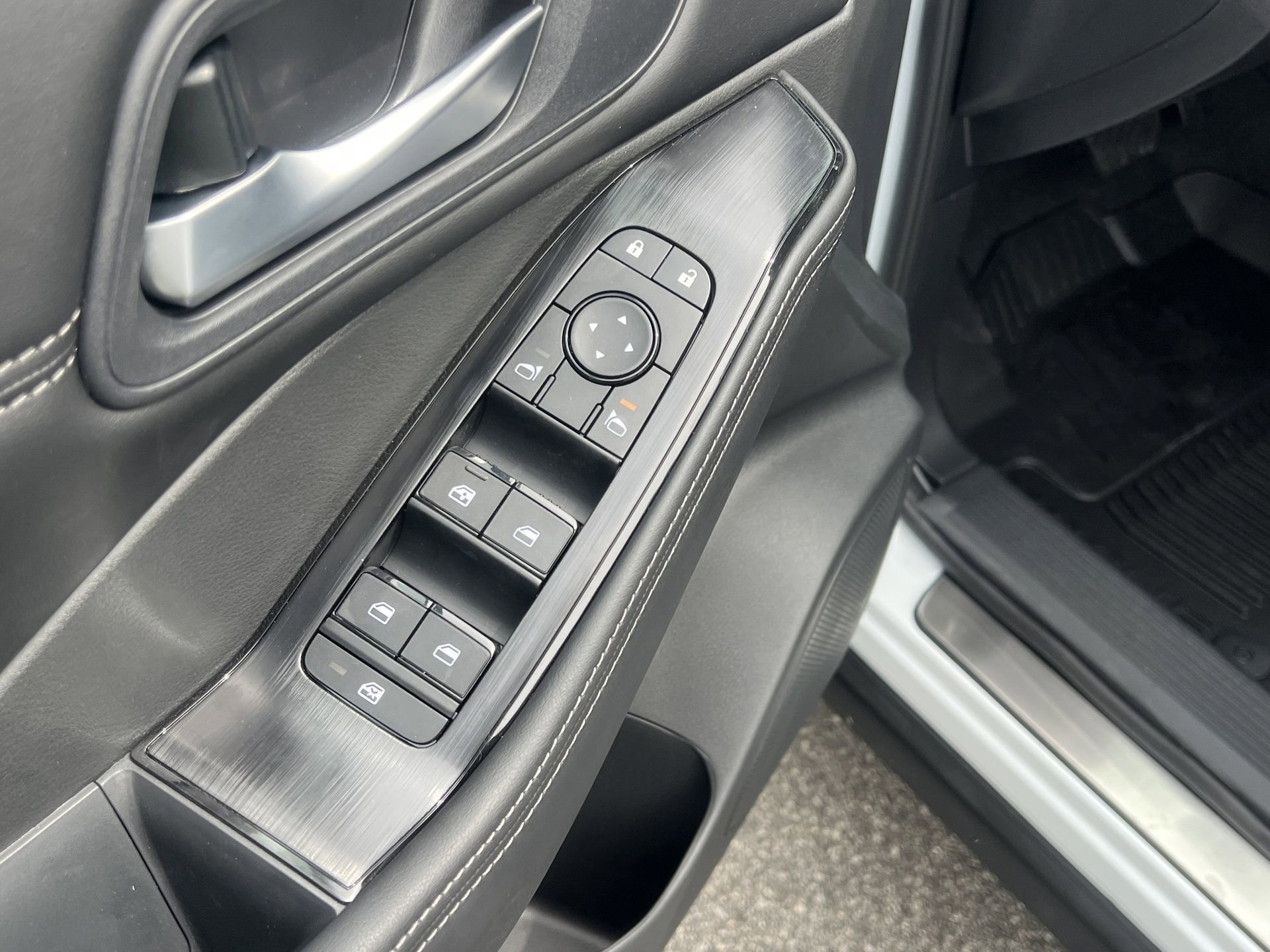 New 2026 Nissan Rogue SV FWD image 14