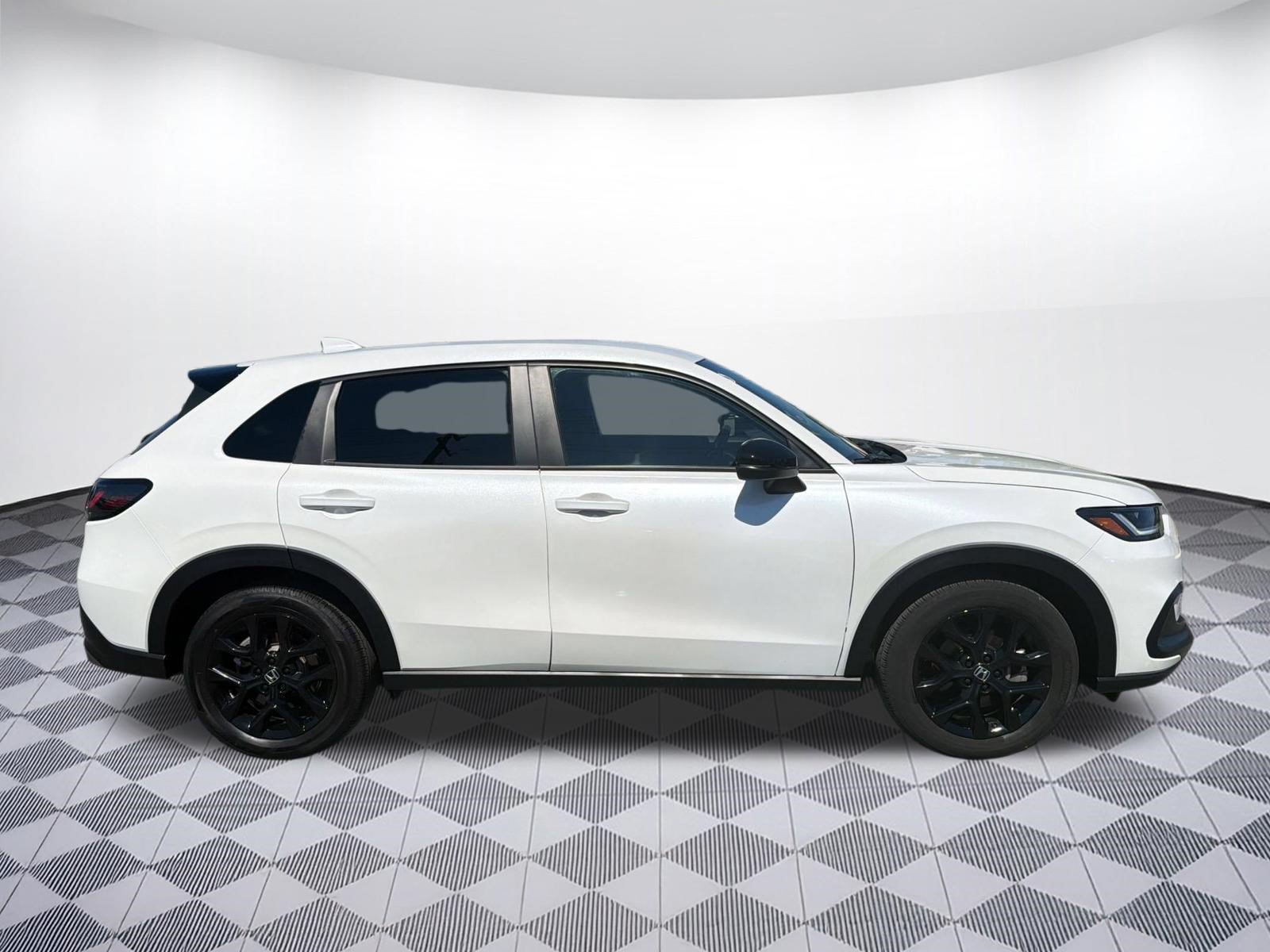 Used 2024 Honda HR-V Sport image 8