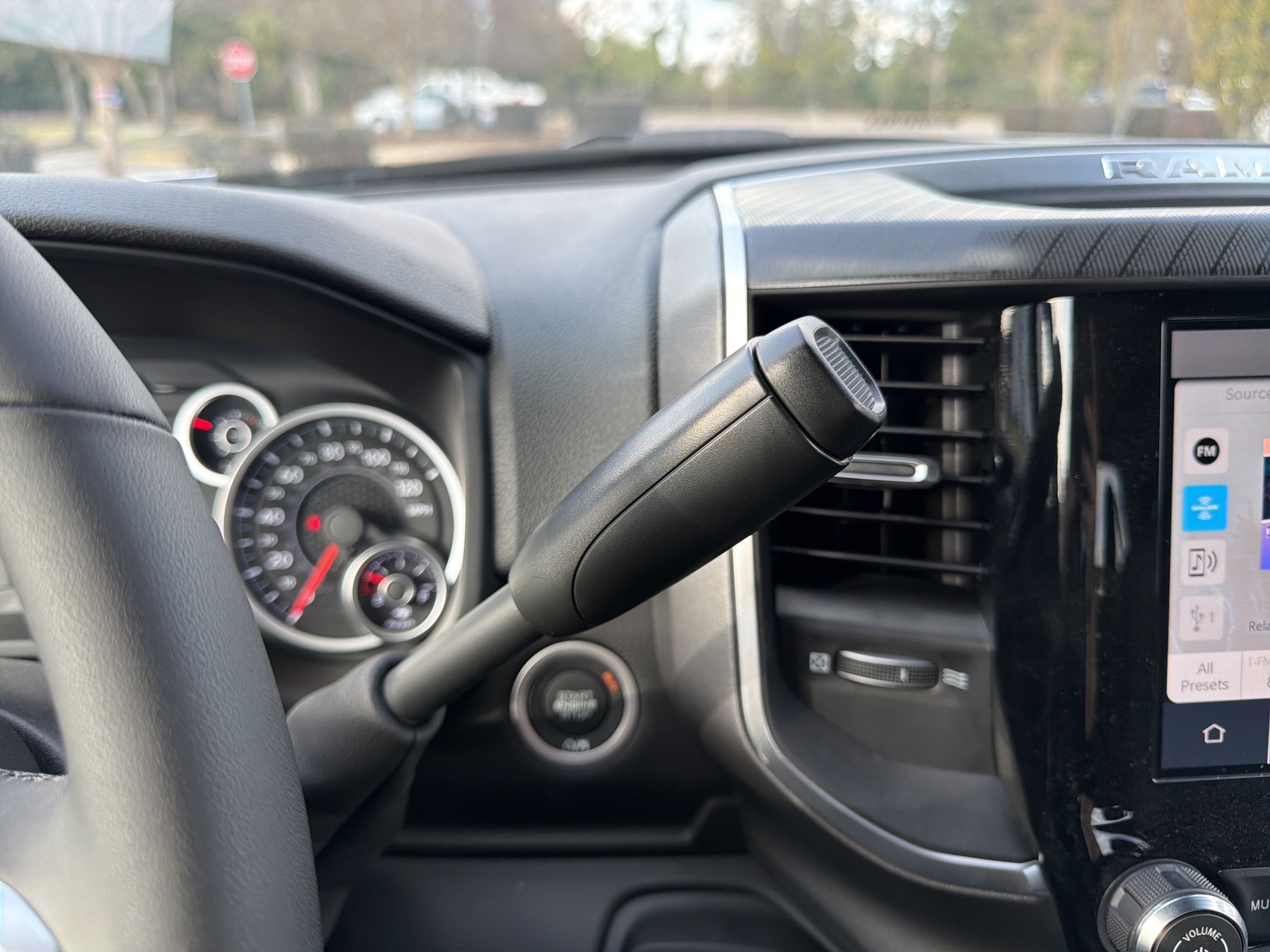 Used 2025 RAM 3500 Big Horn AWD/4WD image 27