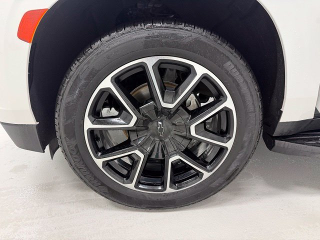Certified 2022 Chevrolet Suburban RST w/ Sport Performance Package AWD/4WD image 18