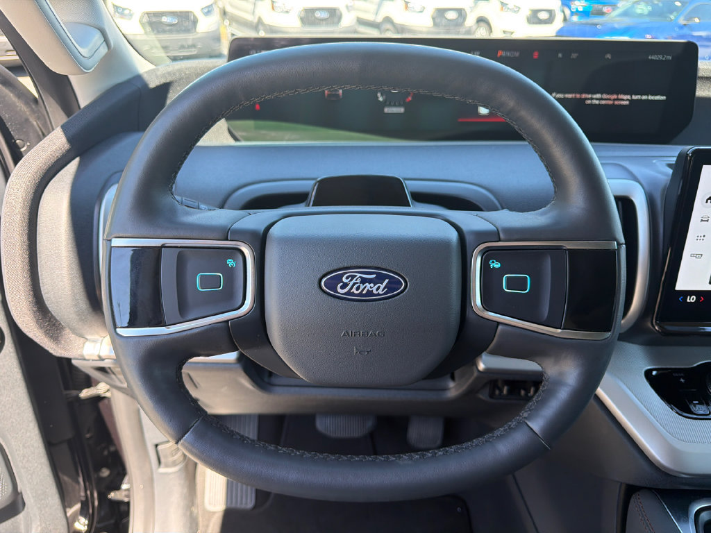 Used 2025 Ford Expedition Active AWD/4WD image 26