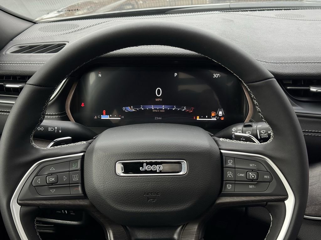 New 2025 Jeep Grand Cherokee Limited image 18