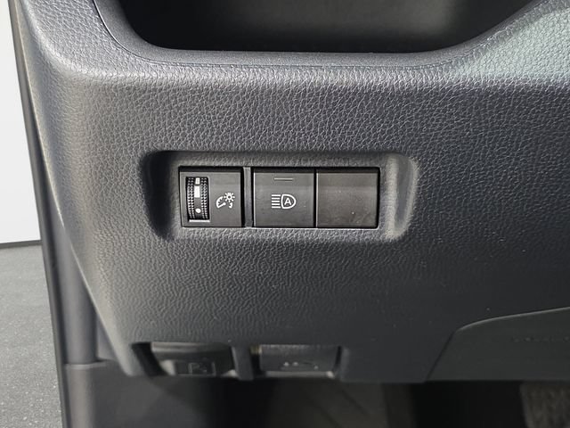 Used 2023 Toyota RAV4 XLE AWD/4WD image 23