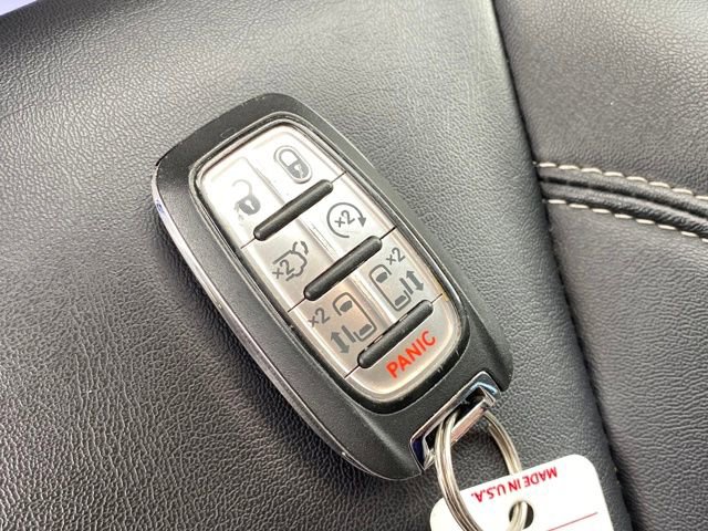 Used 2024 Chrysler Pacifica Touring-L image 24