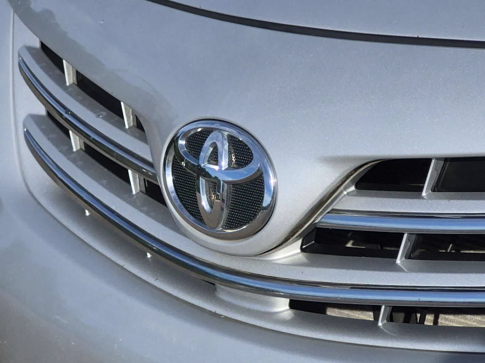 Used 2013 Toyota Corolla LE FWD image 12