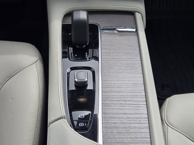 Certified 2023 Volvo XC90 B6 Plus AWD/4WD image 21