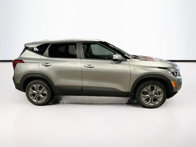 Used 2024 Kia Seltos LX AWD/4WD image 8