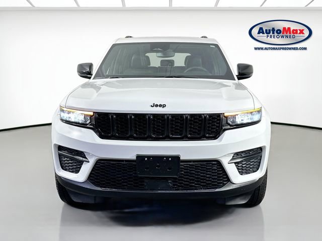 Used 2023 Jeep Grand Cherokee Altitude image 7