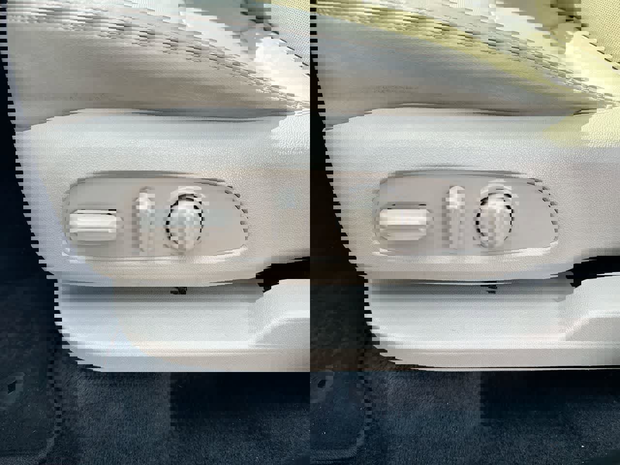 Used 2019 Buick Enclave Essence image 22