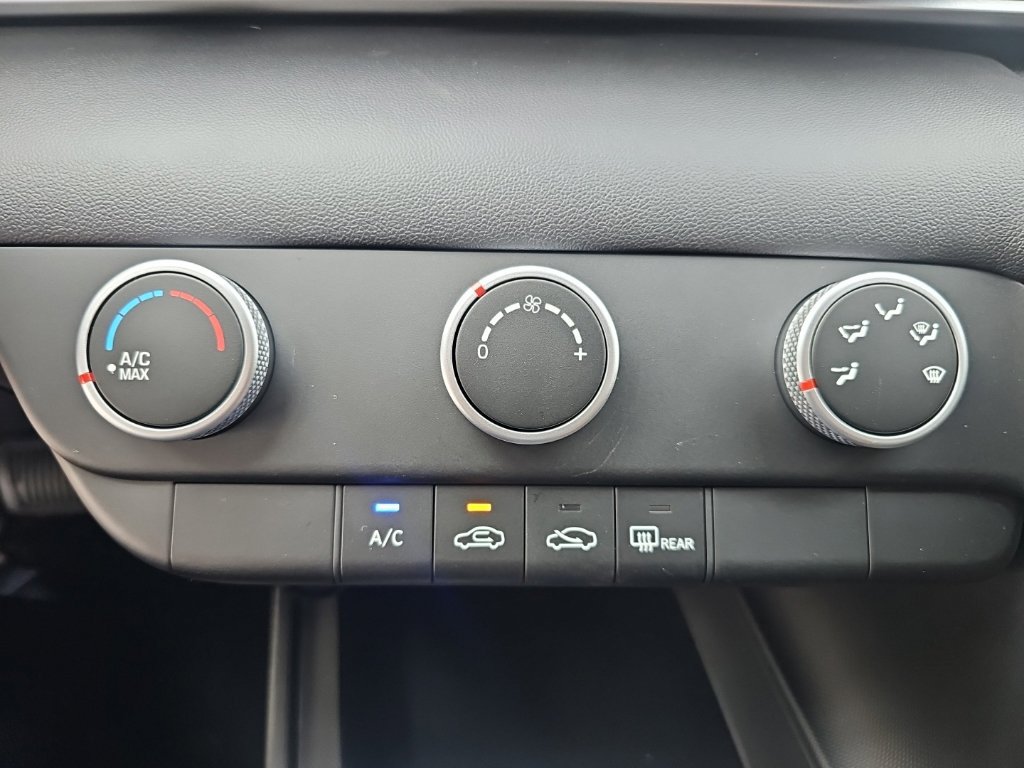 New 2026 Hyundai Elantra SE FWD image 19