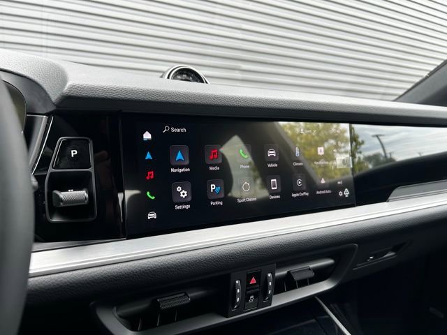 Used 2025 Porsche Cayenne Coupe AWD/4WD image 19