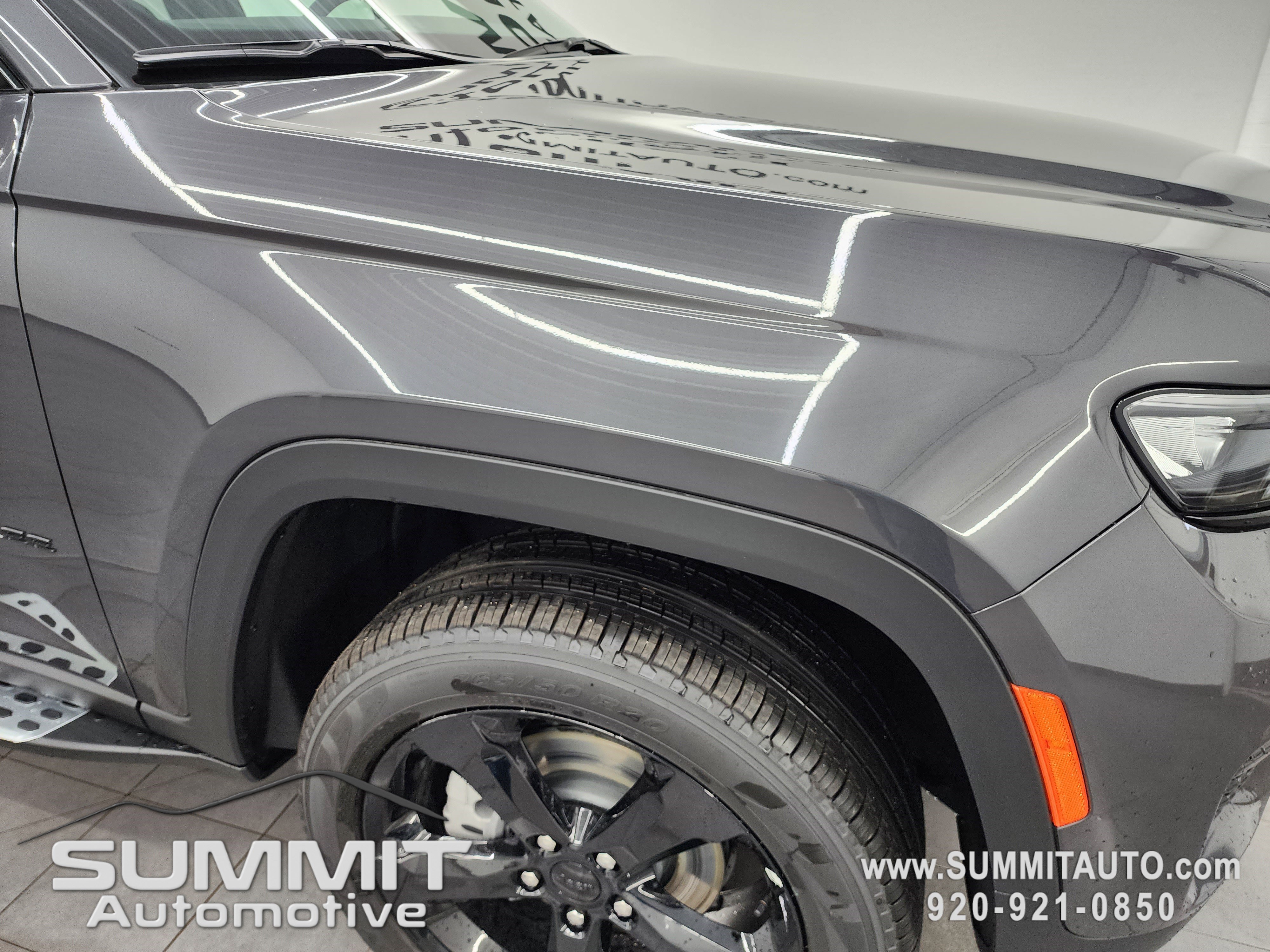 New 2025 Jeep Grand Cherokee Limited w/ Black Appearance Package image 26