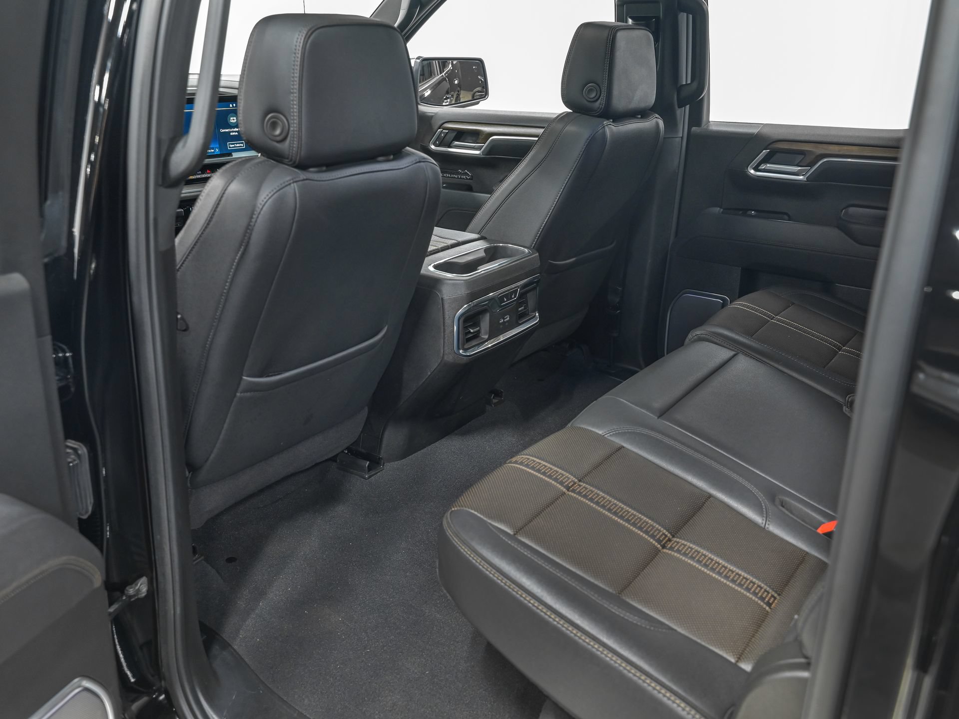 Used 2025 Chevrolet Silverado 1500 High Country w/ High Country Premium Package AWD/4WD image 27