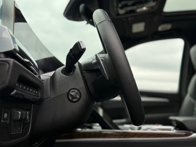 Used 2026 Cadillac Escalade Platinum Sport image 21