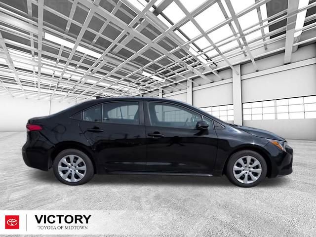 Used 2024 Toyota Corolla LE image 2