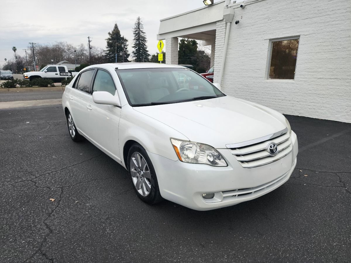 Used 2006 Toyota Avalon XLS image 6