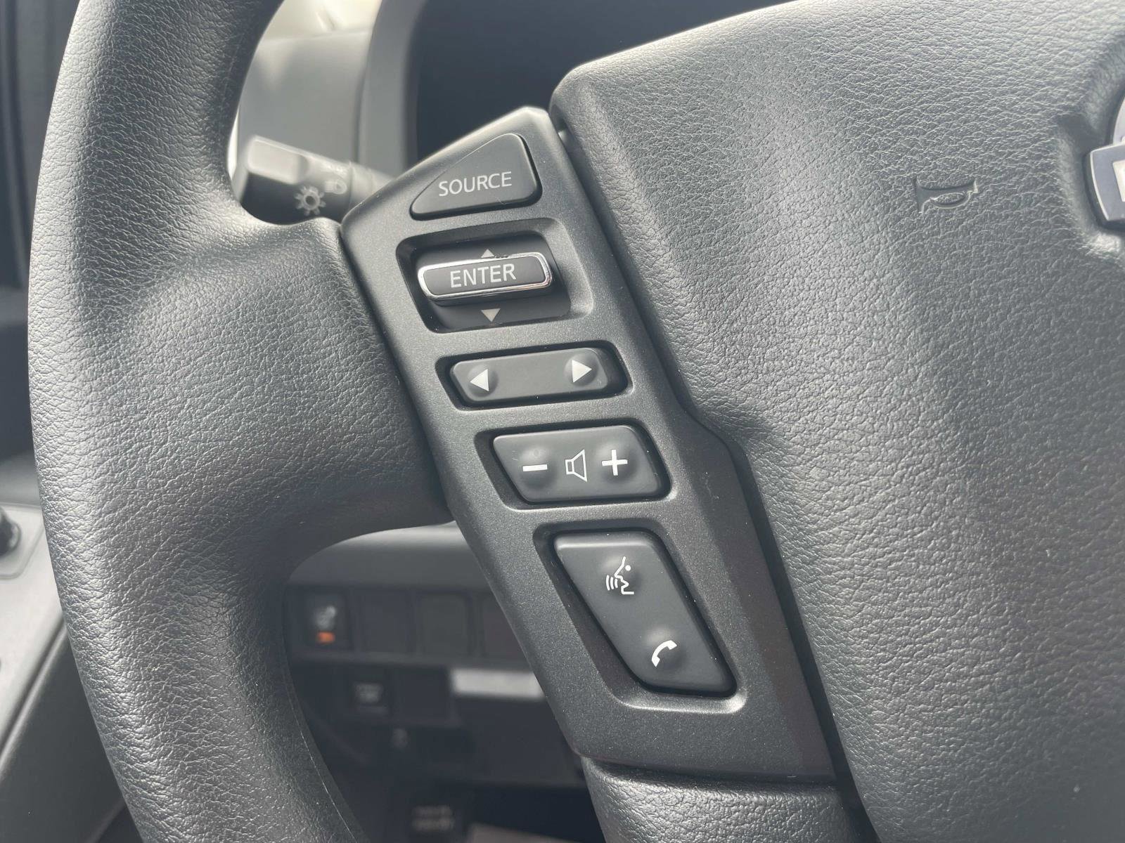 Used 2025 Nissan Frontier SV image 21
