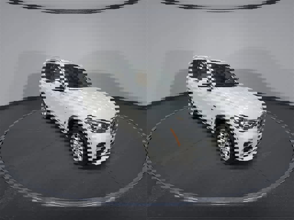 Used 2022 BMW X5 xDrive45e w/ Climate Comfort Package image 2