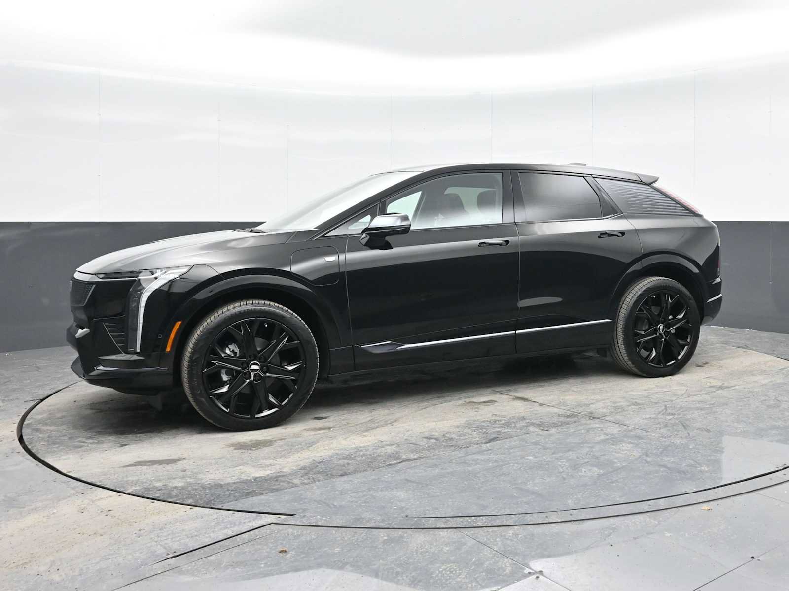 New 2025 Cadillac Optiq Sport 2 w/ LPO, ONYX Package image 5