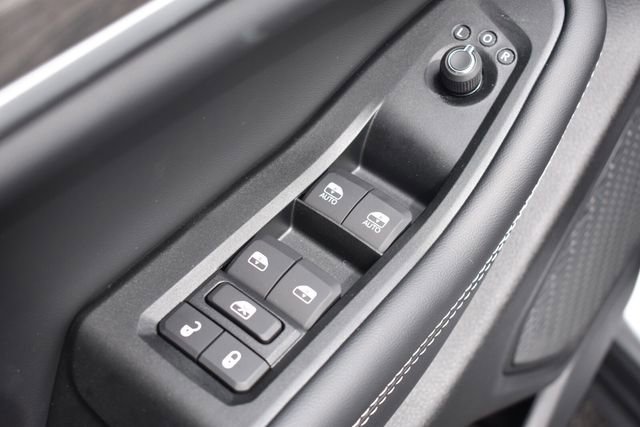 Used 2025 Jeep Grand Cherokee Limited AWD/4WD image 22