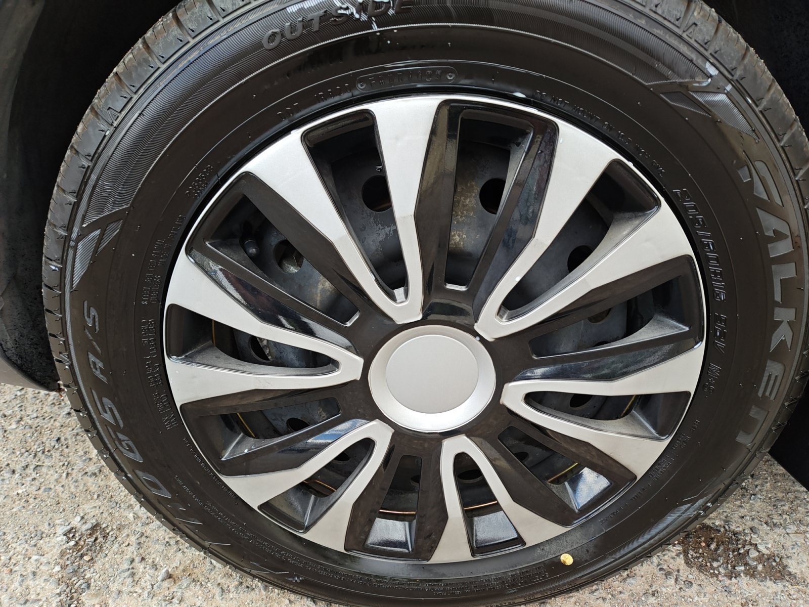 Used 2019 Nissan Kicks S FWD image 11