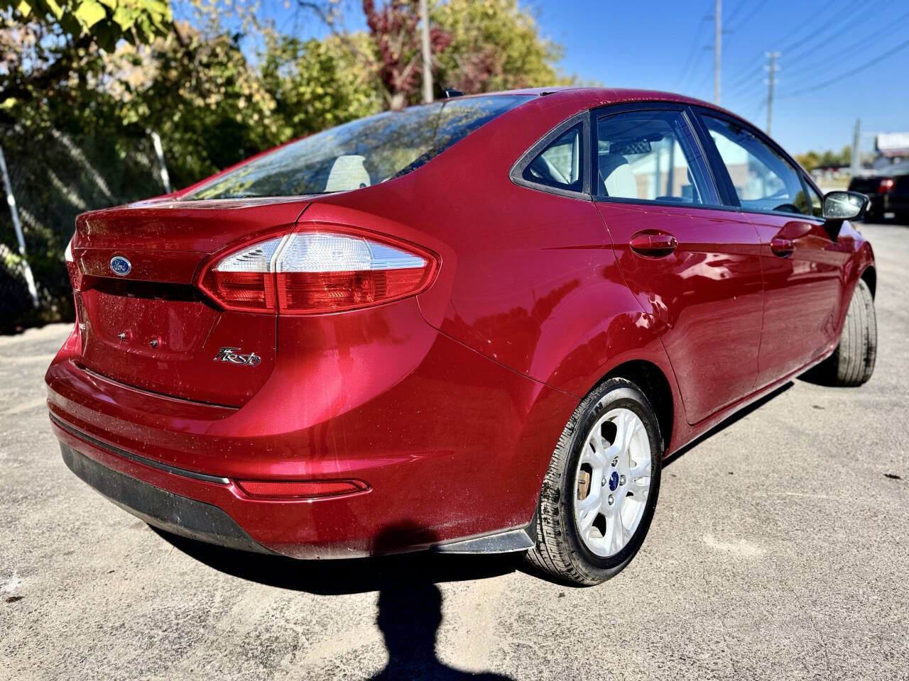 Used 2014 Ford Fiesta SE image 3