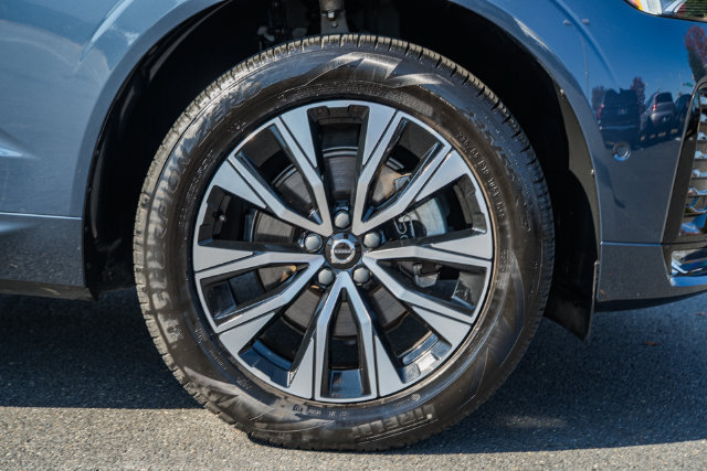 Used 2024 Volvo XC60 B5 Plus w/ Protection Package Premier AWD/4WD image 18