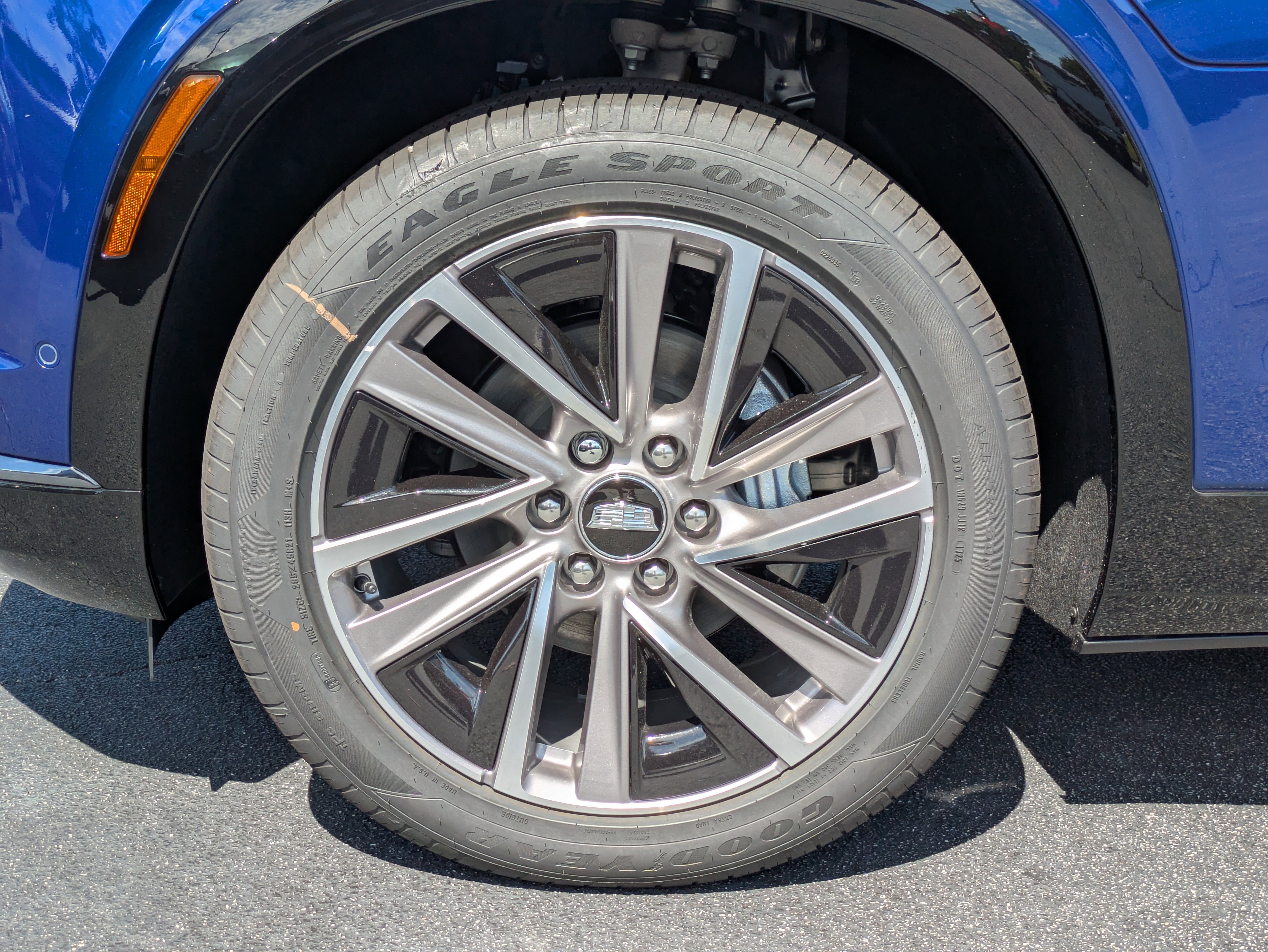 New 2026 Cadillac Vistiq Sport w/ LPO, Floor Liner Package image 31