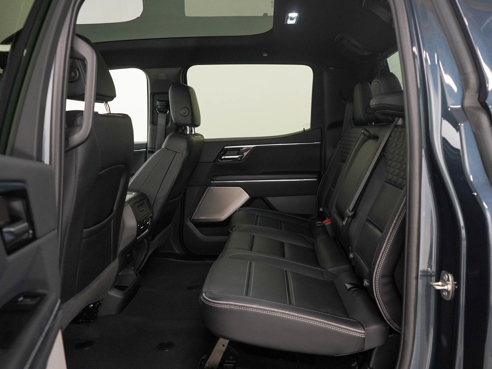 Used 2025 GMC Sierra EV Denali image 15