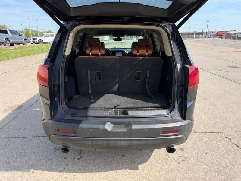 Used 2018 GMC Acadia SLT w/ LPO, Protection Package AWD/4WD image 4