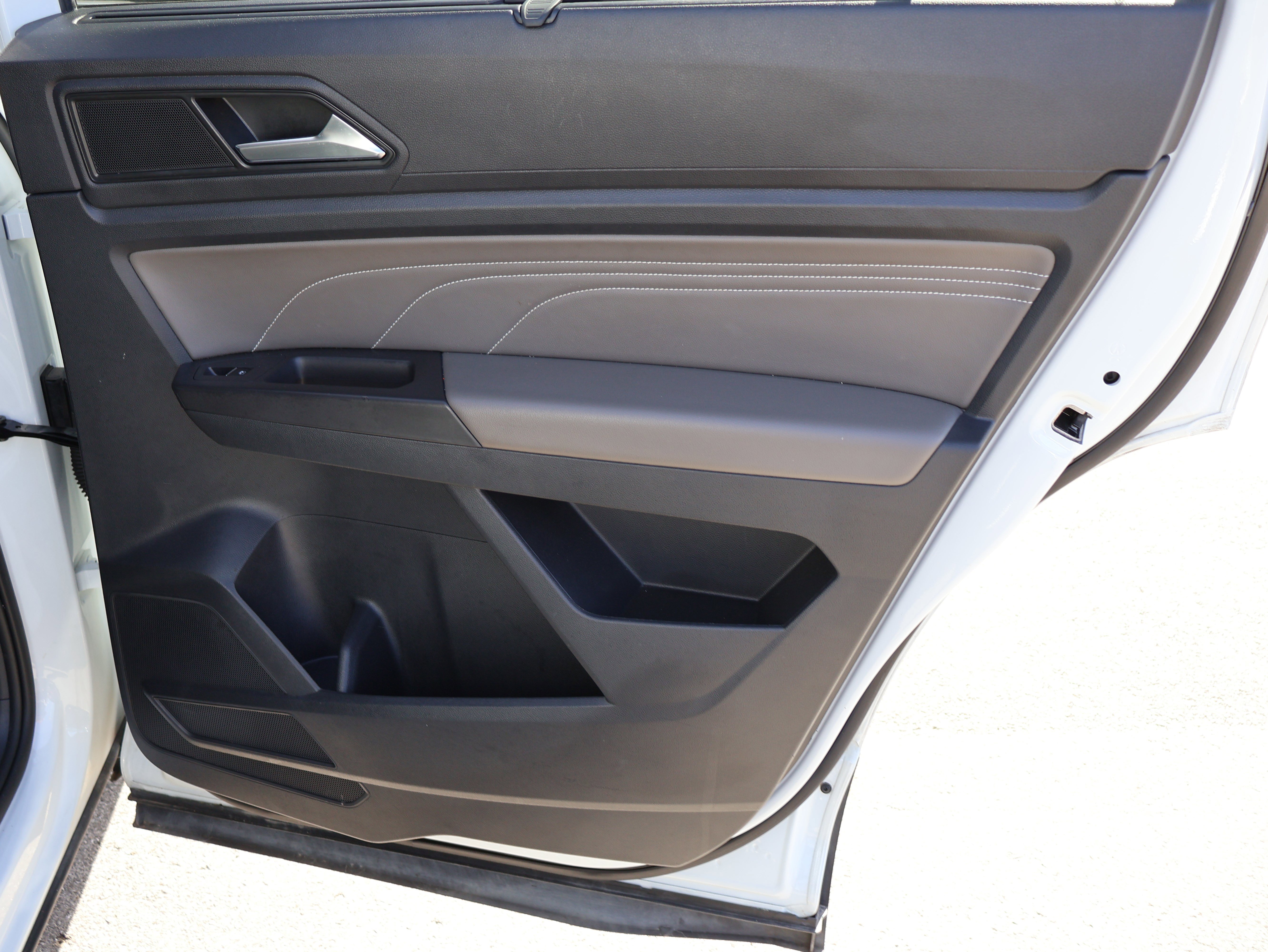 Used 2023 Volkswagen Atlas SEL image 12