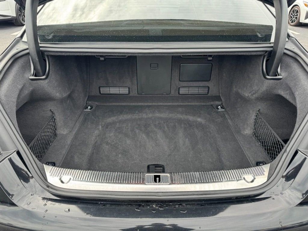 Used 2012 Audi A8 L 4.2 image 6