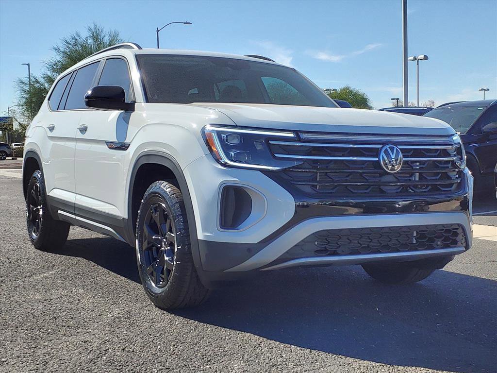 New 2026 Volkswagen Atlas Peak Edition image 1