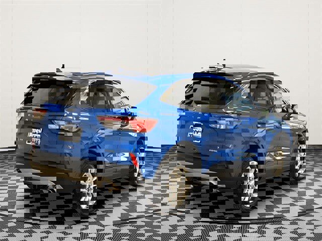 Used 2020 Ford Escape SE image 4