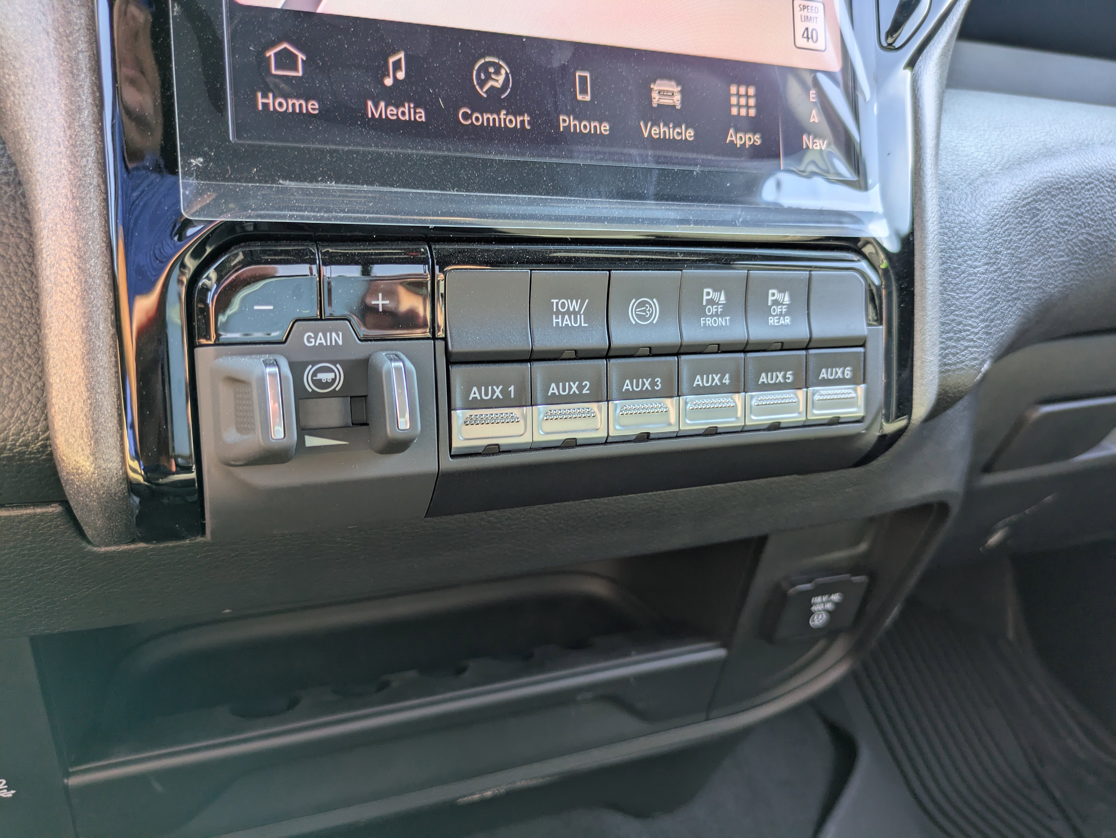 New 2025 RAM 3500 Tradesman image 18