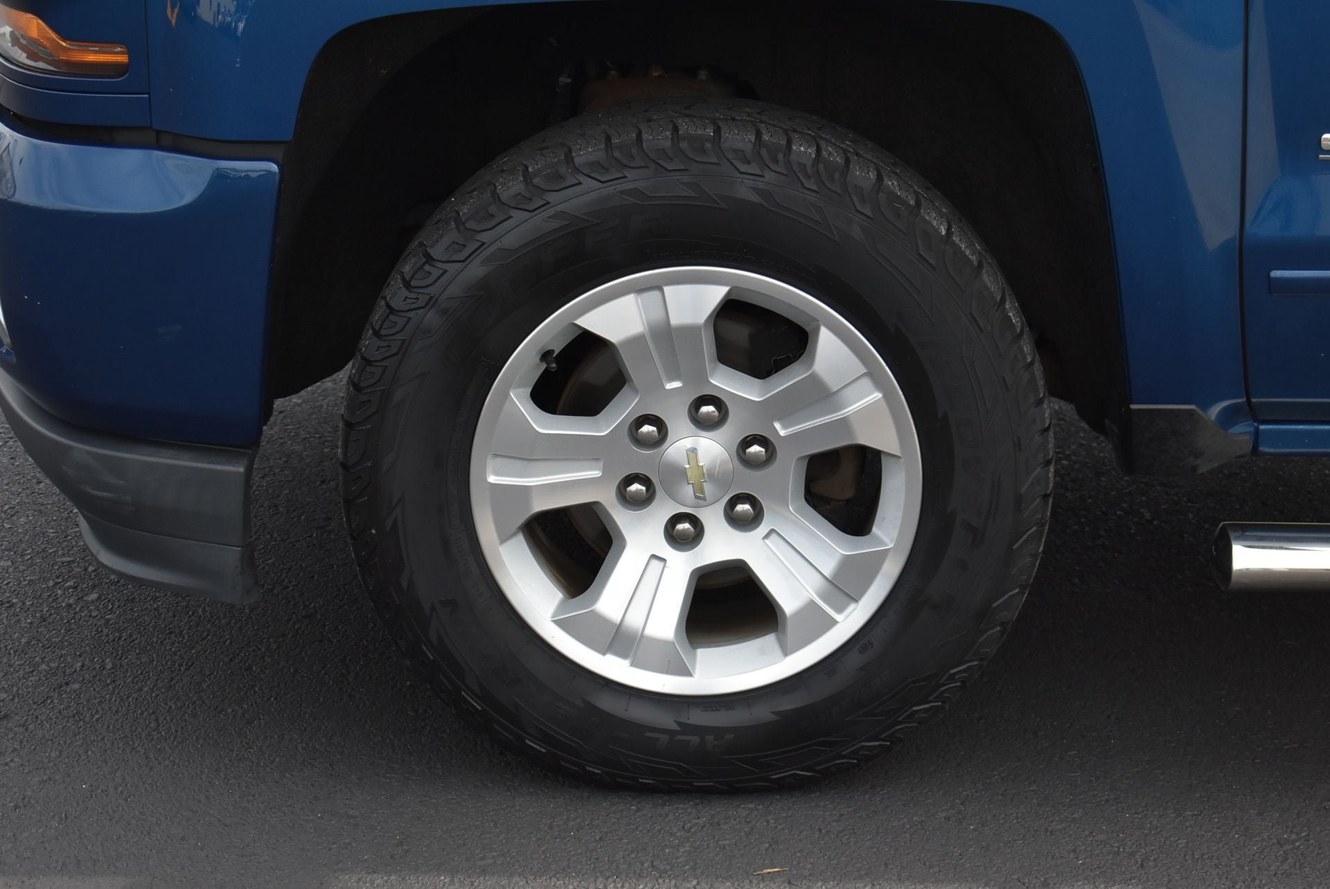Used 2018 Chevrolet Silverado 1500 LT w/ All Star Edition AWD/4WD image 11
