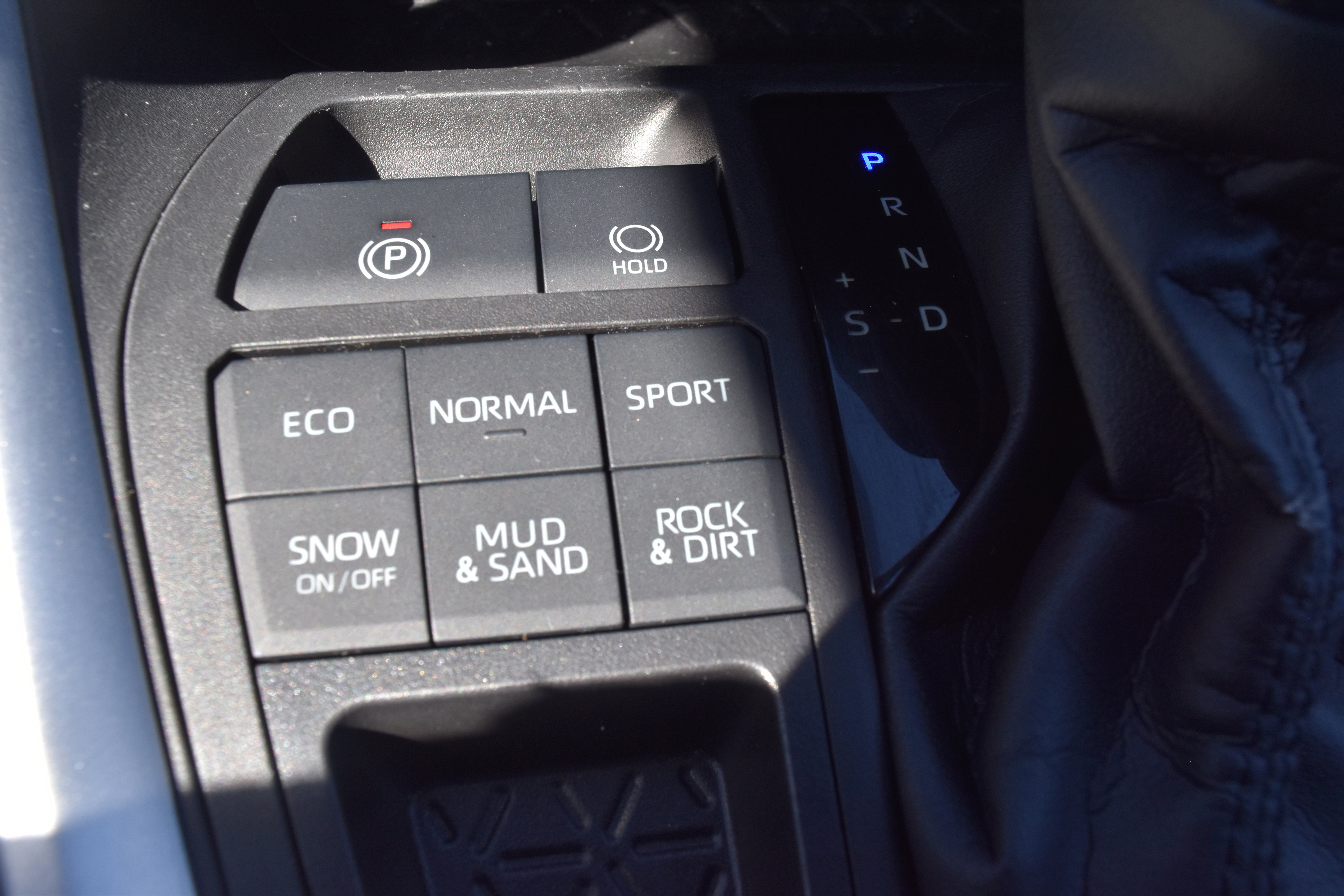 Used 2022 Toyota RAV4 XLE AWD/4WD image 24