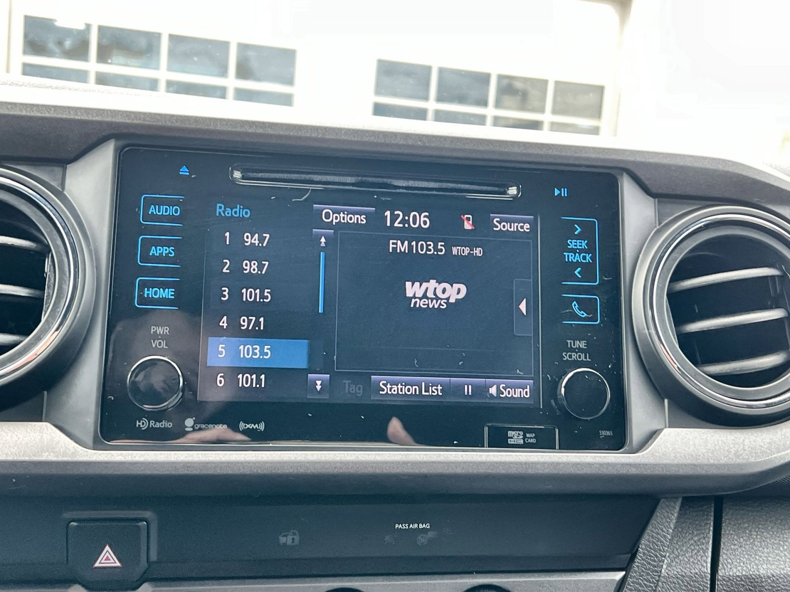 Used 2019 Toyota Tacoma TRD Off-Road image 18