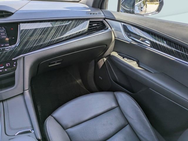 Used 2025 Cadillac XT6 Premium Luxury image 18