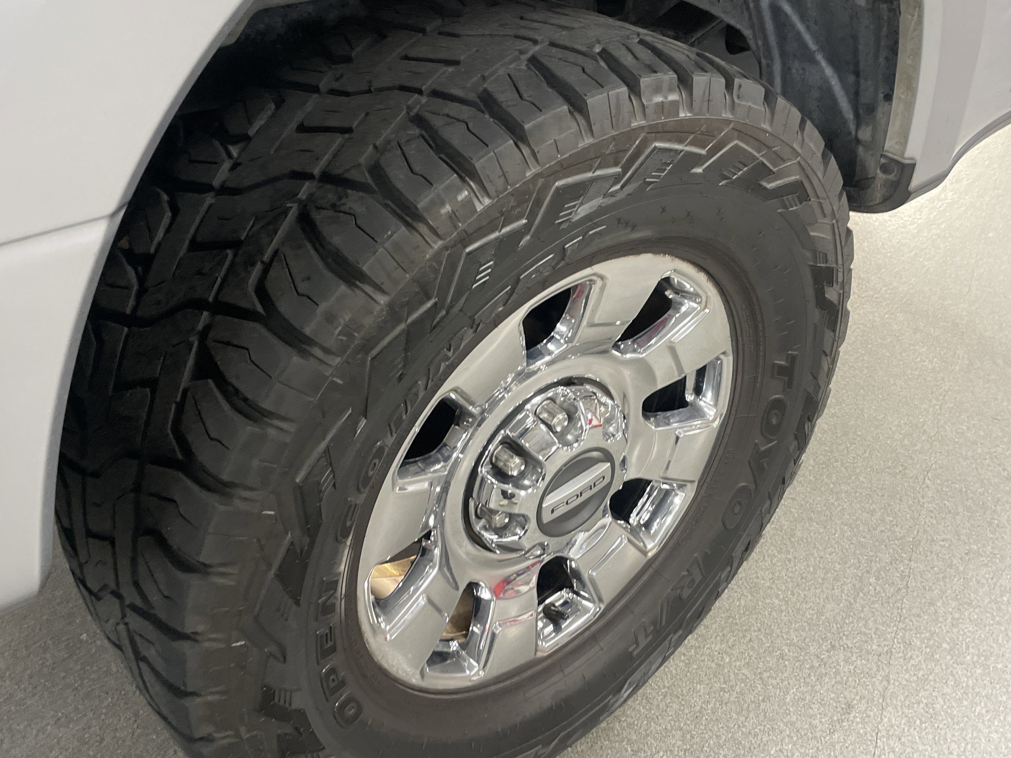 Used 2022 Ford F250 Limited w/ FX4 Off-Road Package image 33