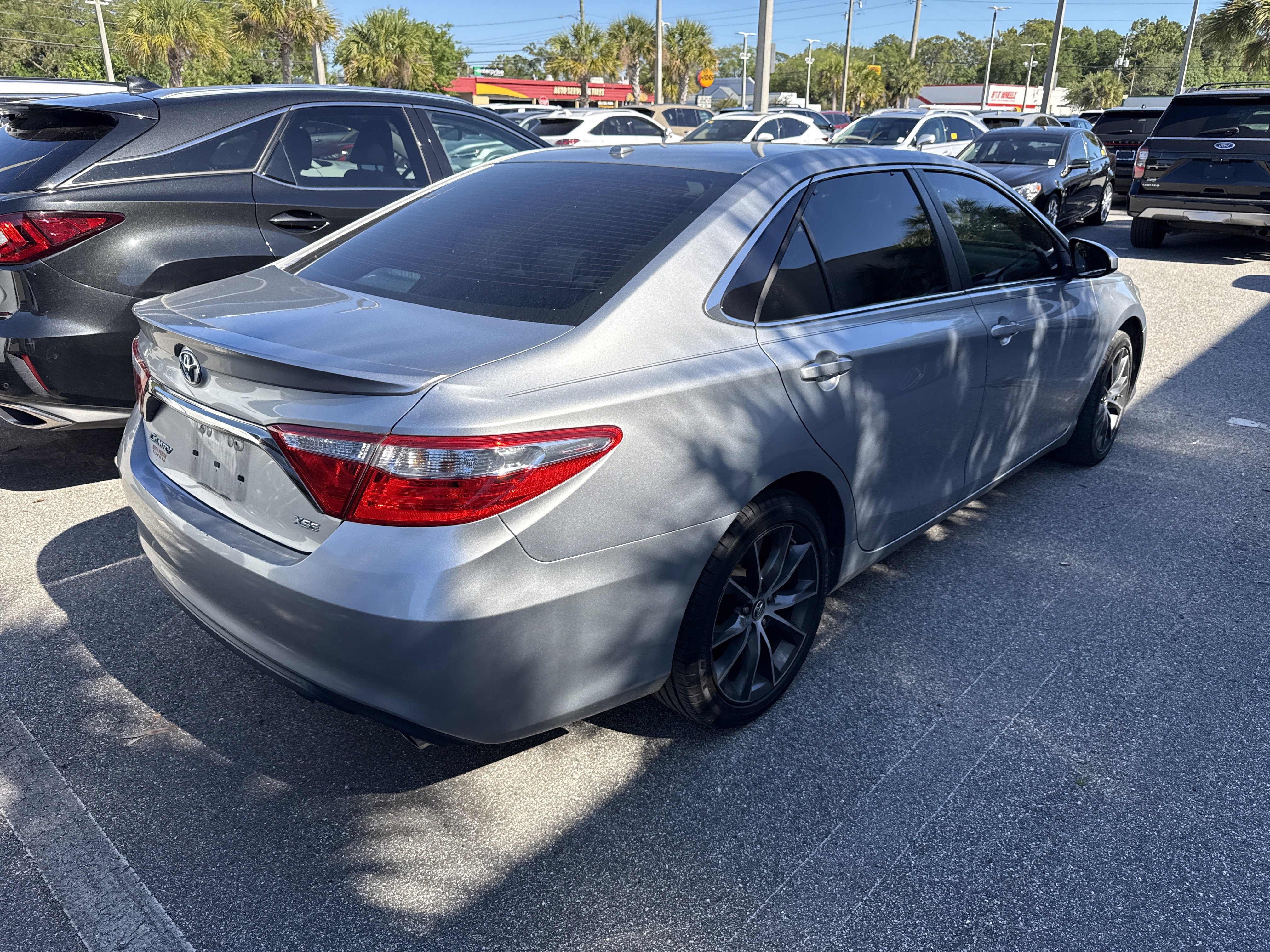 Used 2015 Toyota Camry XSE FWD image 2