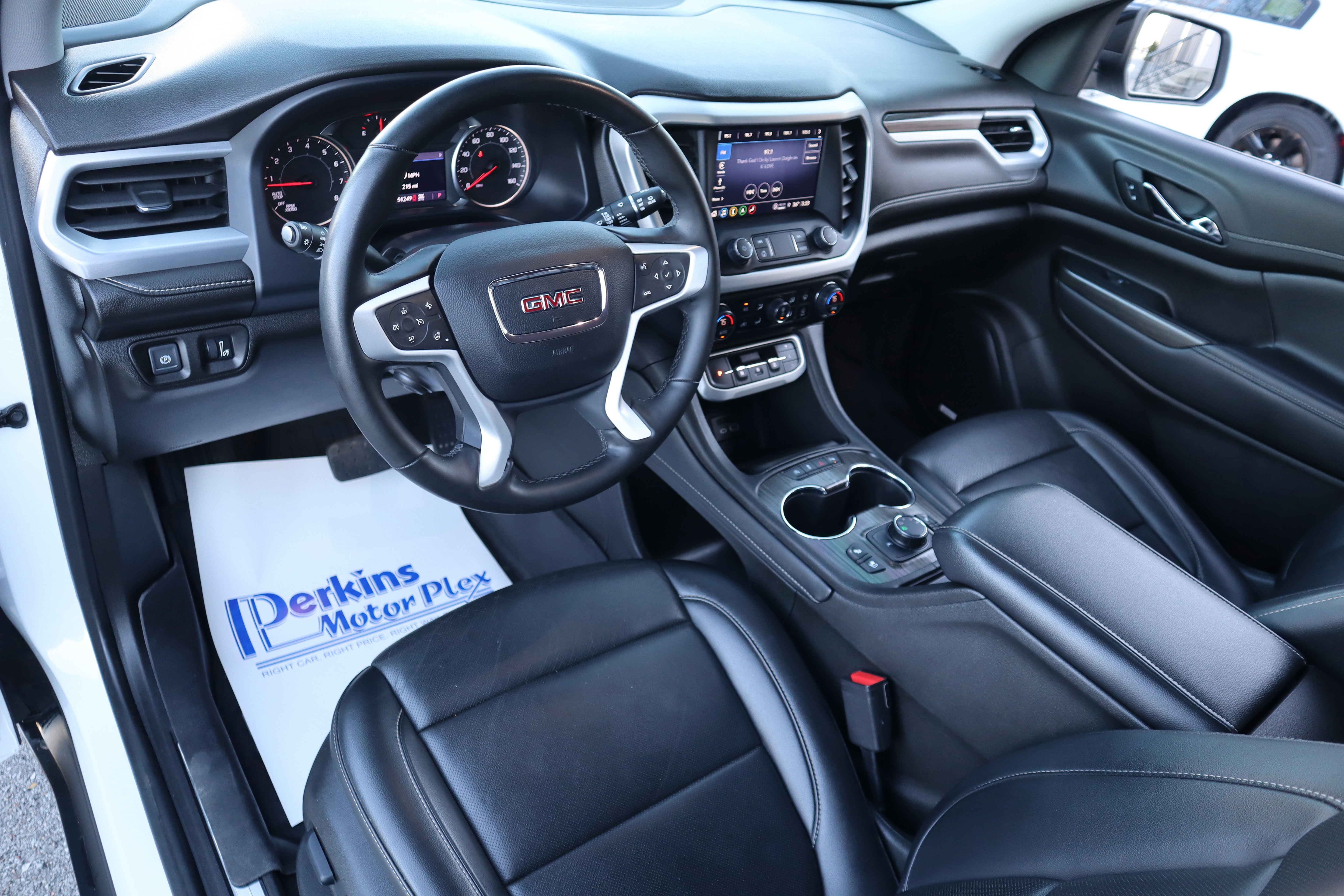 Used 2023 GMC Acadia SLT w/ Elevation Edition image 28