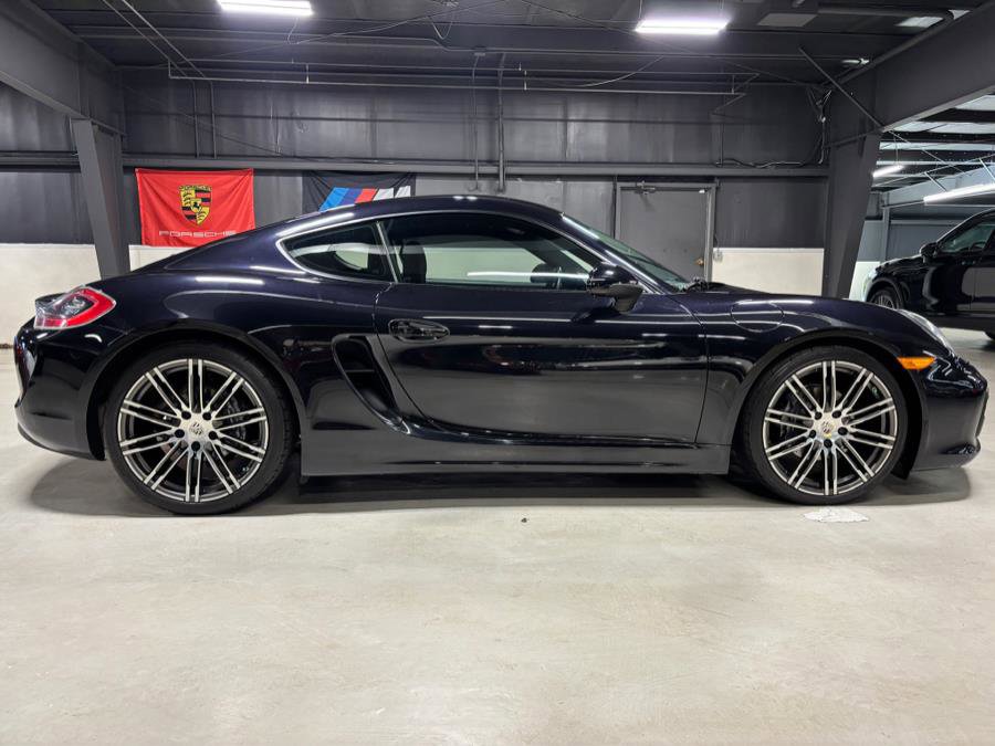 Used 2016 Porsche Cayman image 1