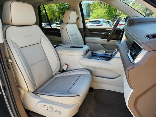 Used 2021 GMC Yukon Denali w/ Denali Premium Package image 22