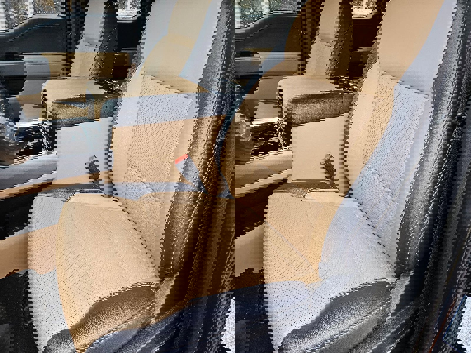 Used 2024 Ford F250 Lariat w/ Chrome Package image 22