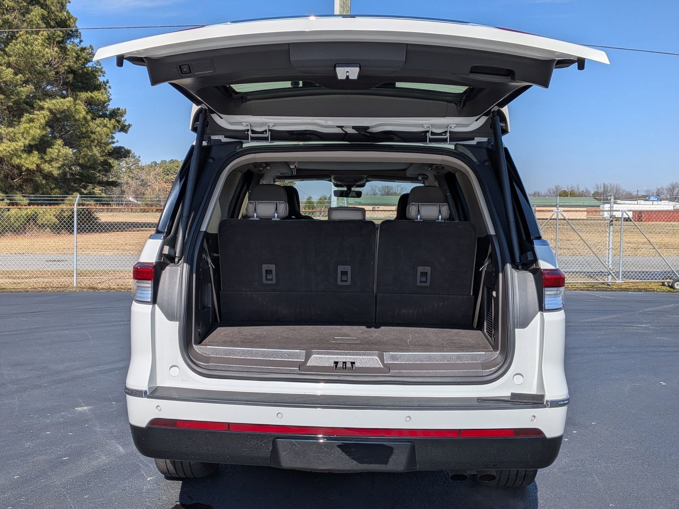 Used 2022 Lincoln Navigator Reserve AWD/4WD image 31