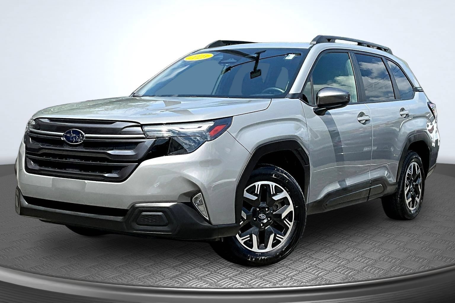 Used 2025 Subaru Forester Premium AWD/4WD image 1
