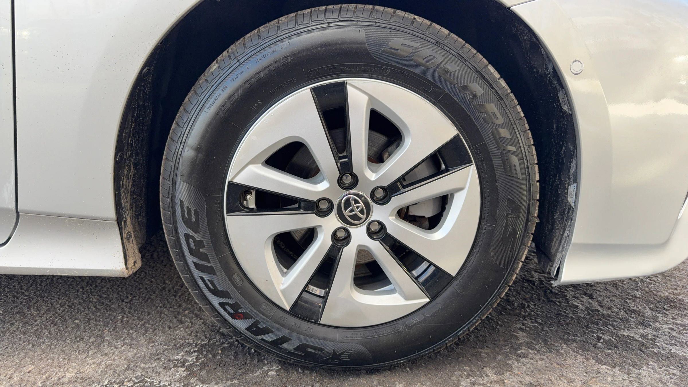 Used 2017 Toyota Prius Two w/ Prius Two Safety Plus Package image 12