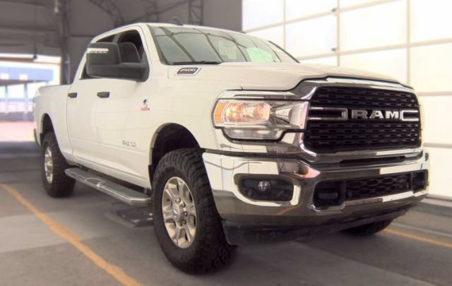 Used 2024 RAM 2500 Big Horn w/ Off Road Package AWD/4WD image 2