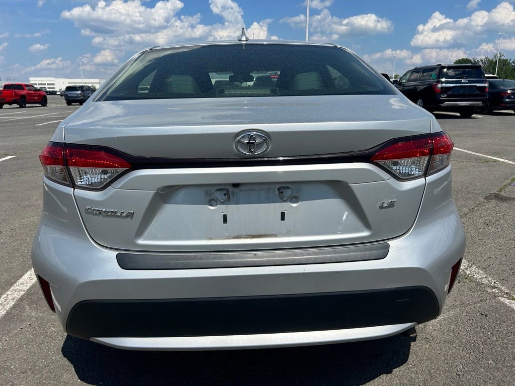 Used 2022 Toyota Corolla LE FWD image 6